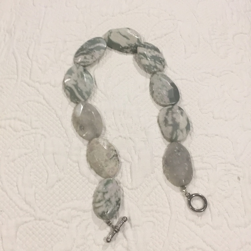 Stone necklace - Picture 2 of 3